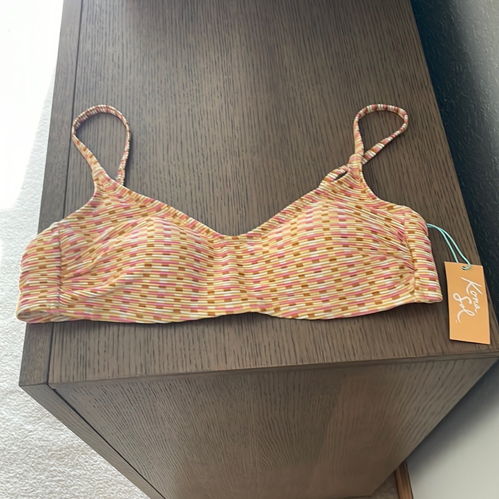 NWT Kona Sol bikini top - size XL